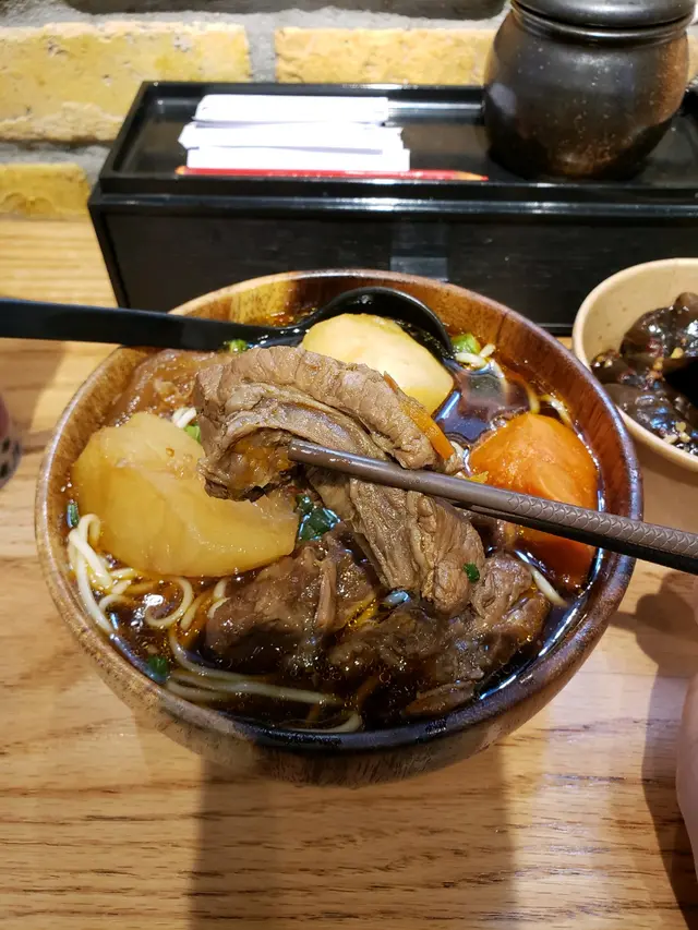 紅燒牛肉麵