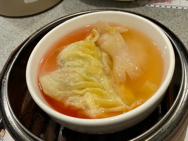 魚翅灌湯餃