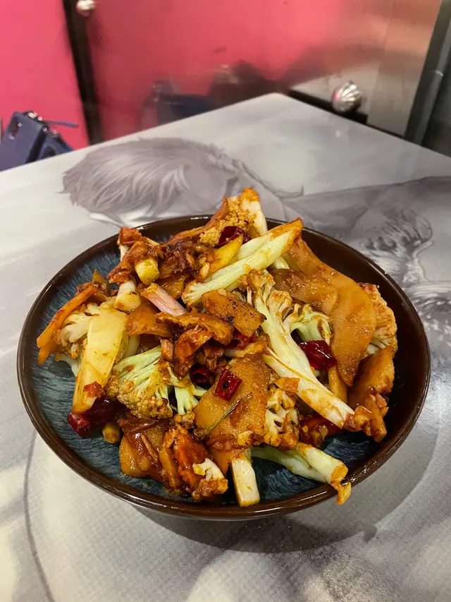 回鍋肉炒花仔榮(福花)