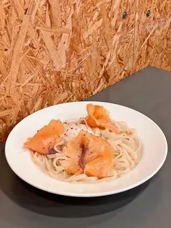 温泉蛋烟三文鱼扁意粉
