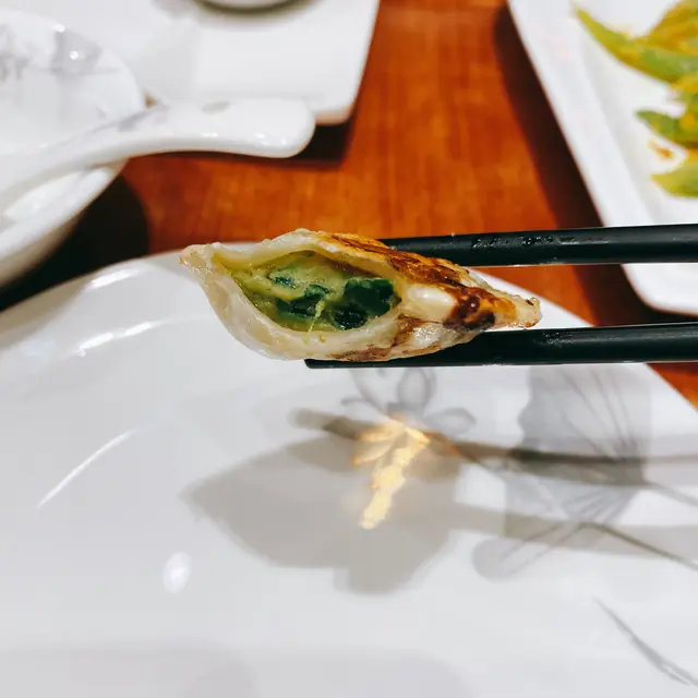 手造韮菜豬肉煎餃子