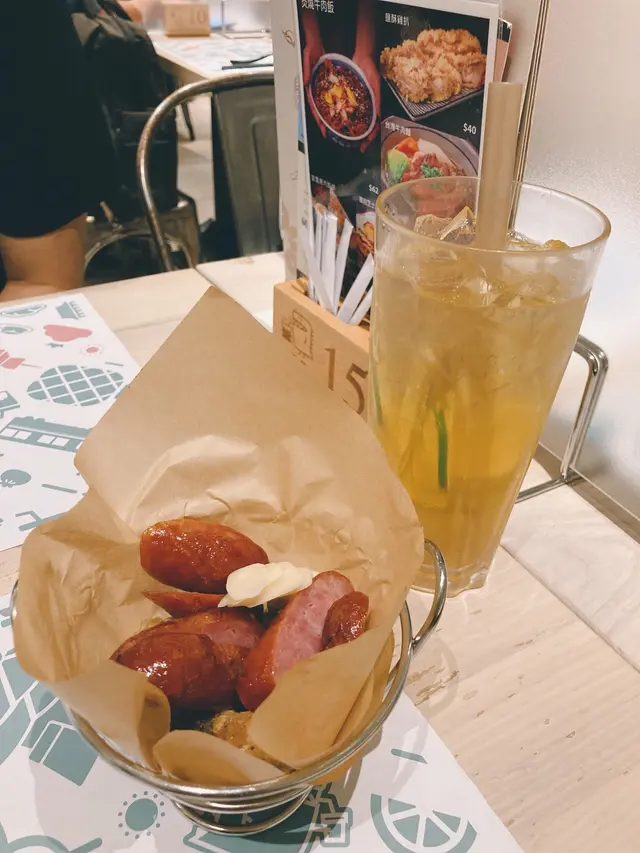 鹽酥雞併小香腸