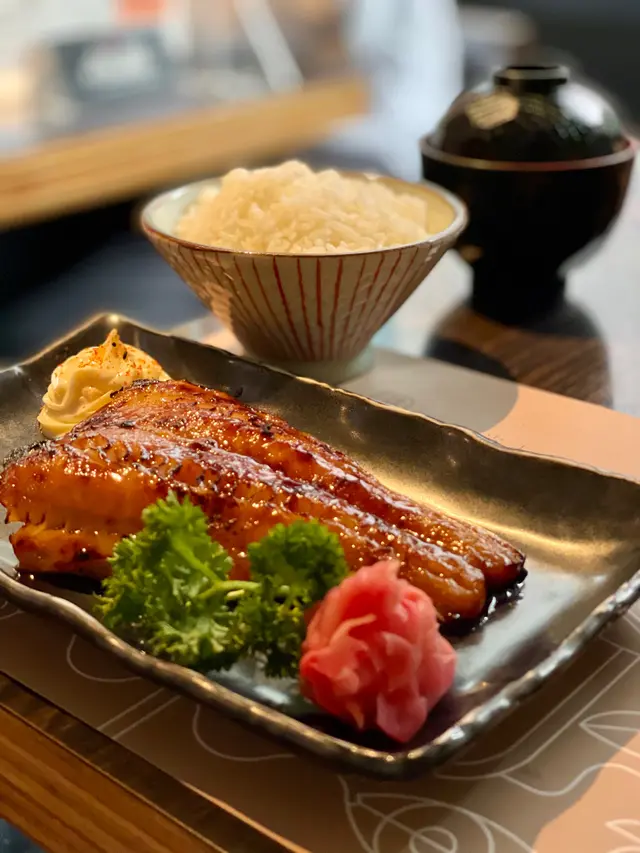 銀鱈魚西京燒定食