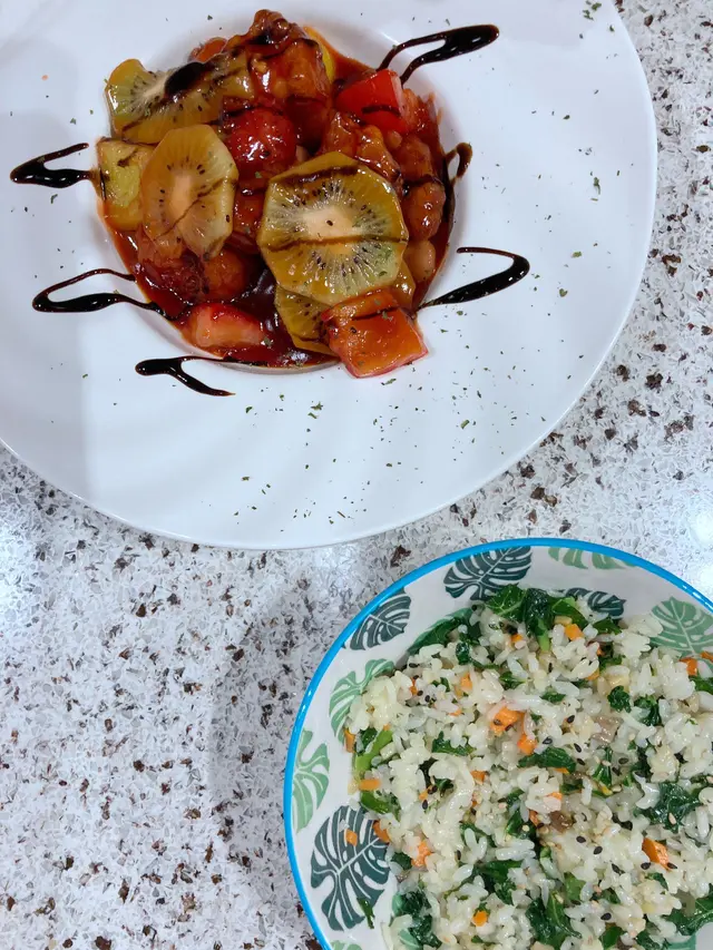 士多啤梨醬燒猴菇配羽衣甘藍菜飯