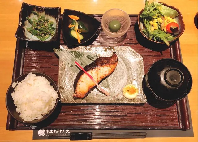 銀鱈魚西京燒定食
