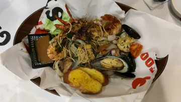手抓海鮮餐