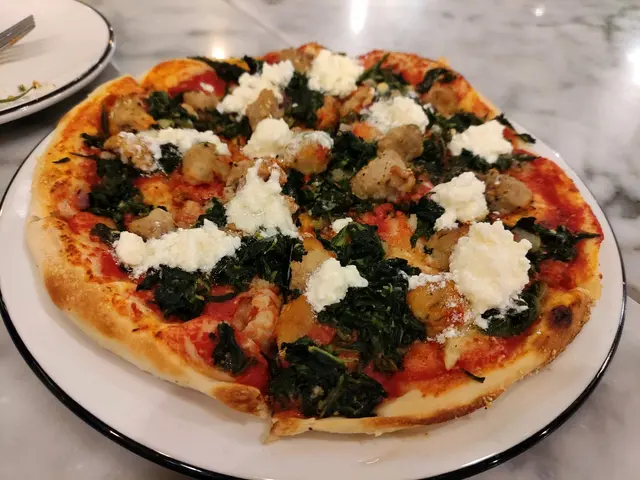 西西里肉腸菠菜薄餅