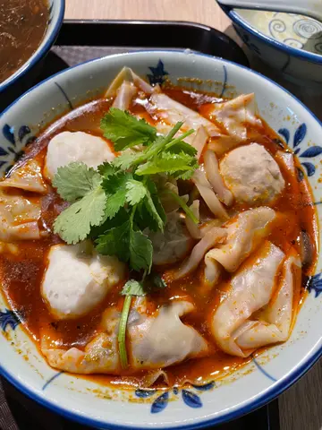 麻辣小云吞加墨丸同贡丸