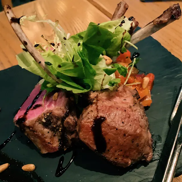 味道口感唔錯,肉味濃但上菜時係凍嘅。