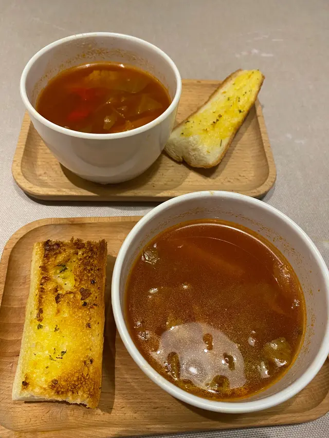 羅宋湯，牛油法包