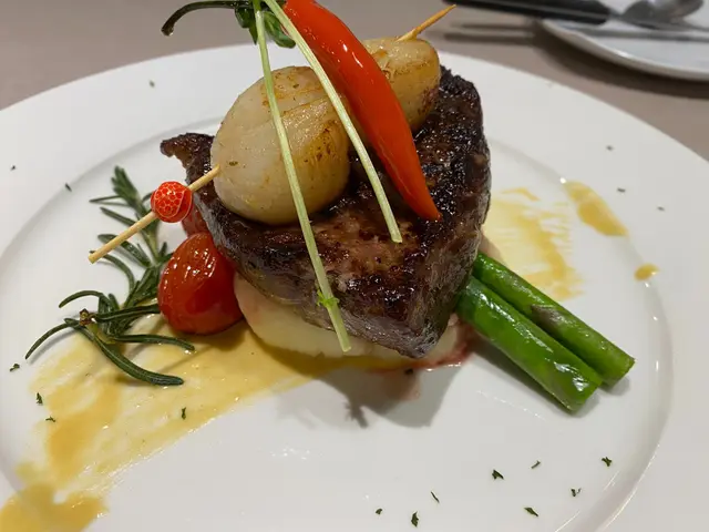 深海帶子拼醬燒汁牛柳