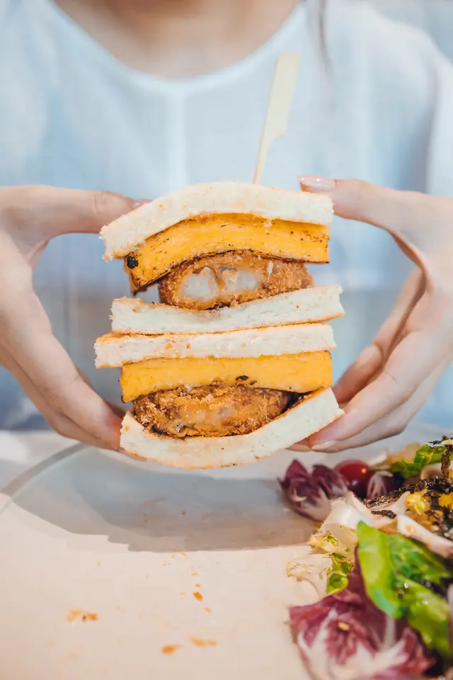 玉子燒吉列豬扒三文治