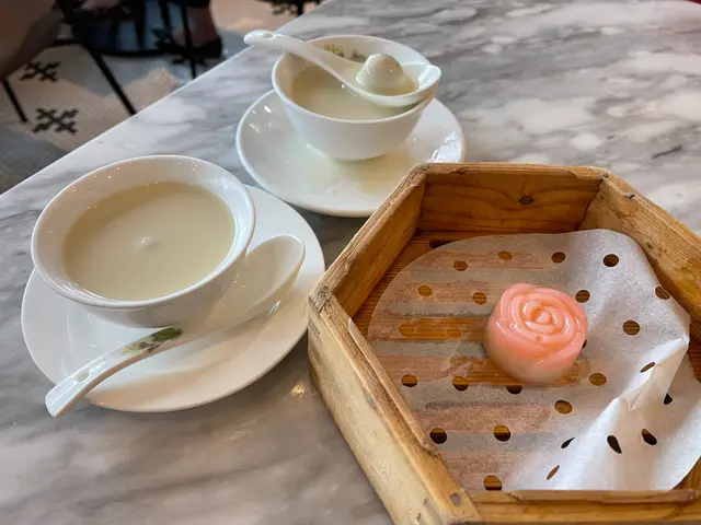 腐竹鵪鶉蛋糖水