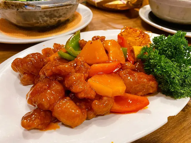 菠蘿拔絲咕嚕肉