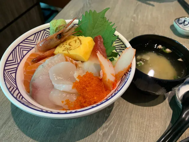 海之逸魚生丼