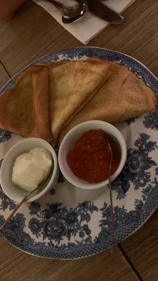 Salmon  Roe  &  Blini