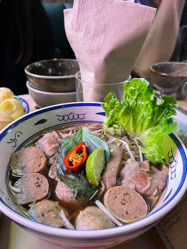 牛肉牛肉丸金邊粉