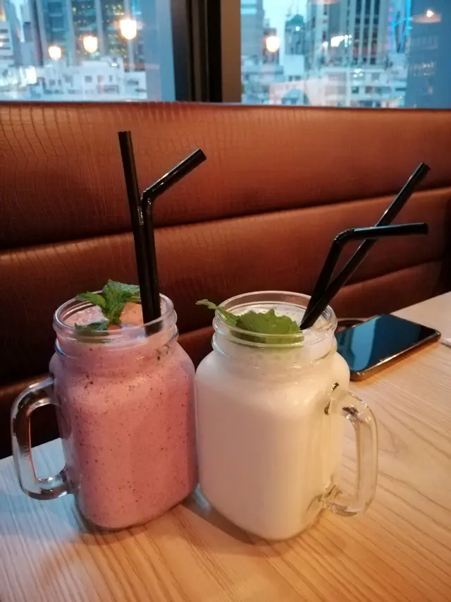 Mixed Berry Smoothie
Banana Smoothie