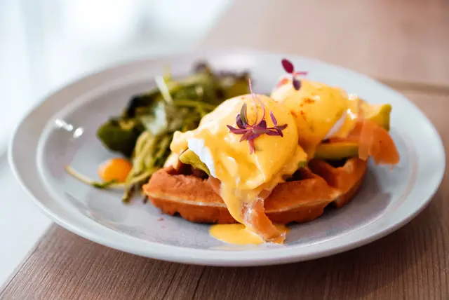 煙三文魚班尼迪窩夫