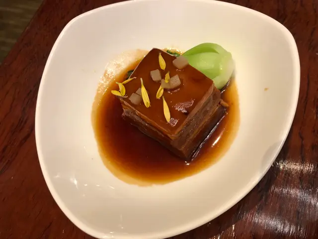 慢煮豚肉腩