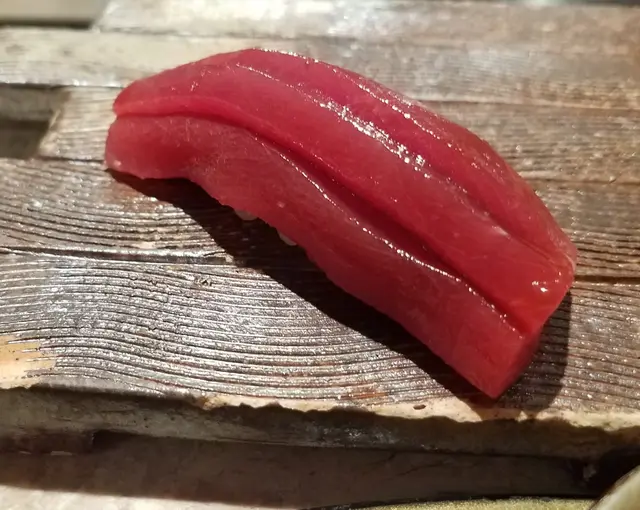 醬油漬吞拿魚壽司