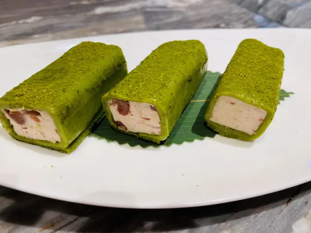 抺茶十勝紅豆卷