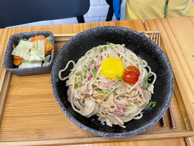 蘑菇卡邦尼意粉