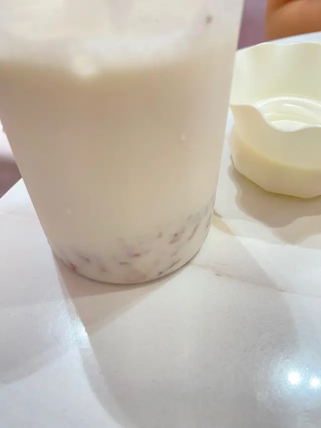 草莓牛奶