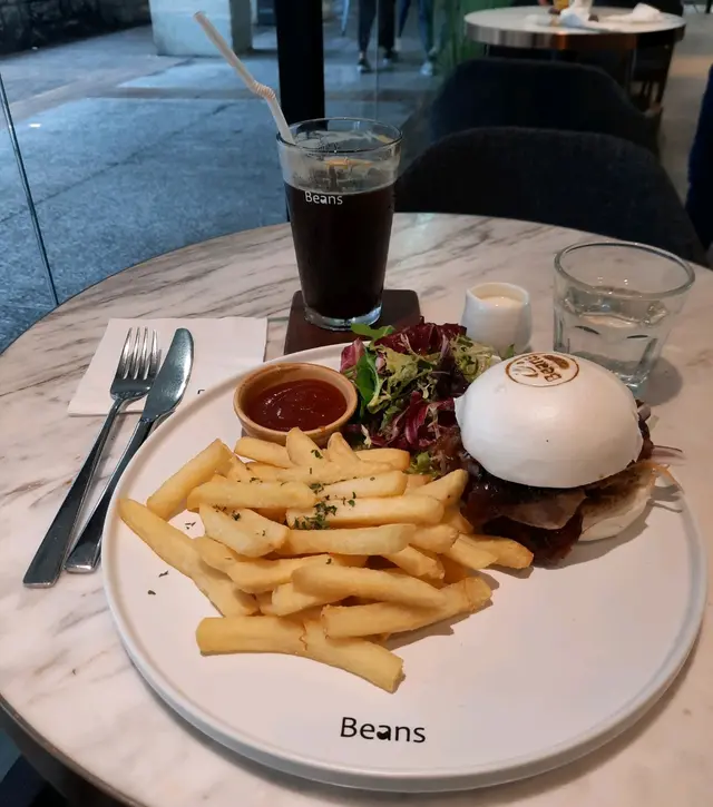 Peking Duck Bun