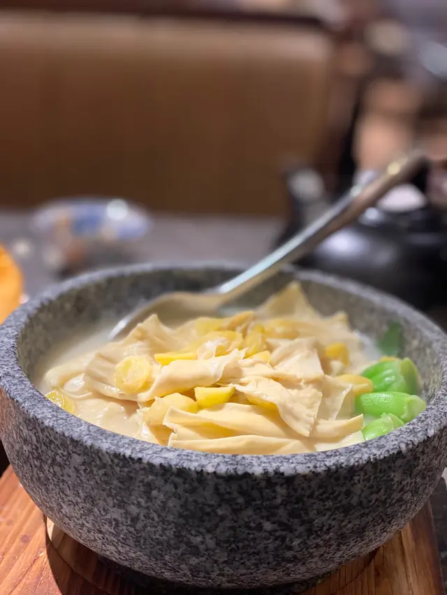 銀杏鮮腐竹排時菜