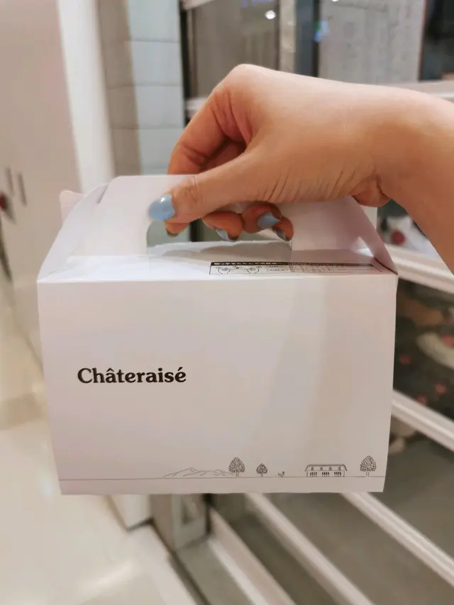 千層蛋糕$35 ＆ 經典海綿千層蛋糕$27