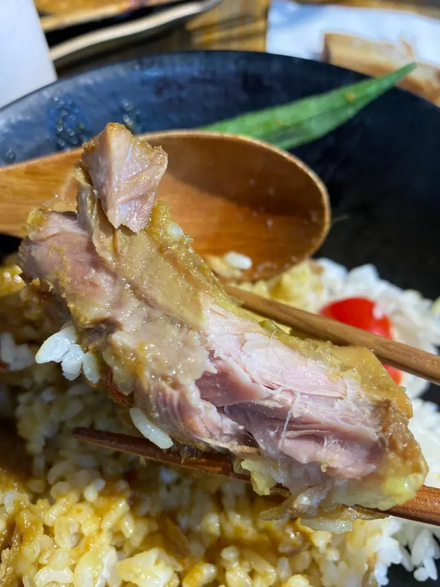 峇里式豬筋骨飯