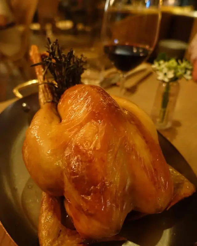 ℝ𝕠𝕒𝕤𝕥𝕖𝕕 ℍ𝕂 𝕐𝕖𝕝𝕝𝕠𝕨 ℂ𝕙𝕚𝕔𝕜𝕖𝕟