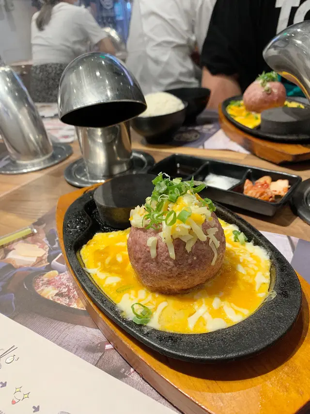 芝士蛋和牛漢堡扒