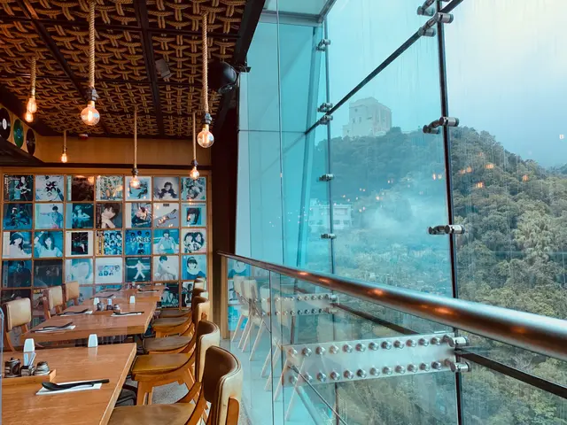 服務非常專業!!好professional!! 令我覺得meet到山頂級餐廳level嘅服務!!