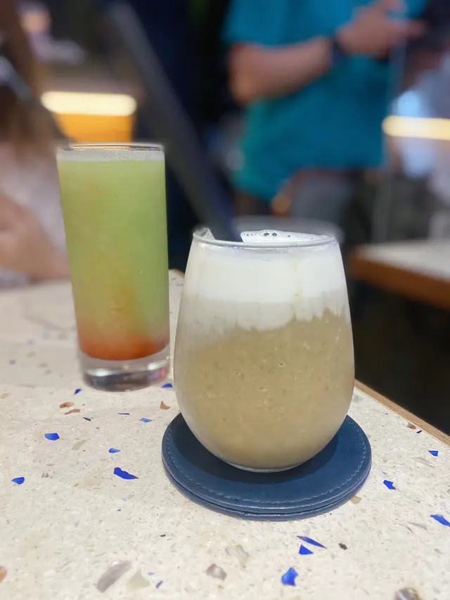 綠豆沙入口唔係粒粒分明,而係磨到溶哂既嘅綠豆沙,入口順滑,不過味道相對地比較淡