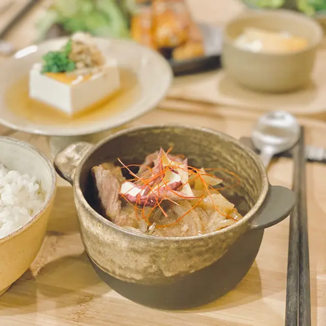 洋蔥蘋果汁燒黑豚肉