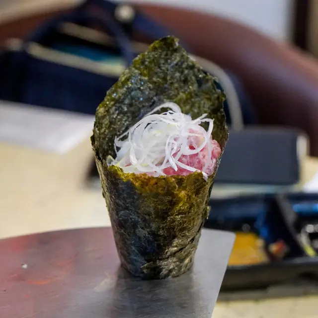 京蔥吞拿魚腩蓉手卷