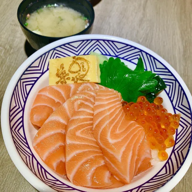 三文魚親子丼