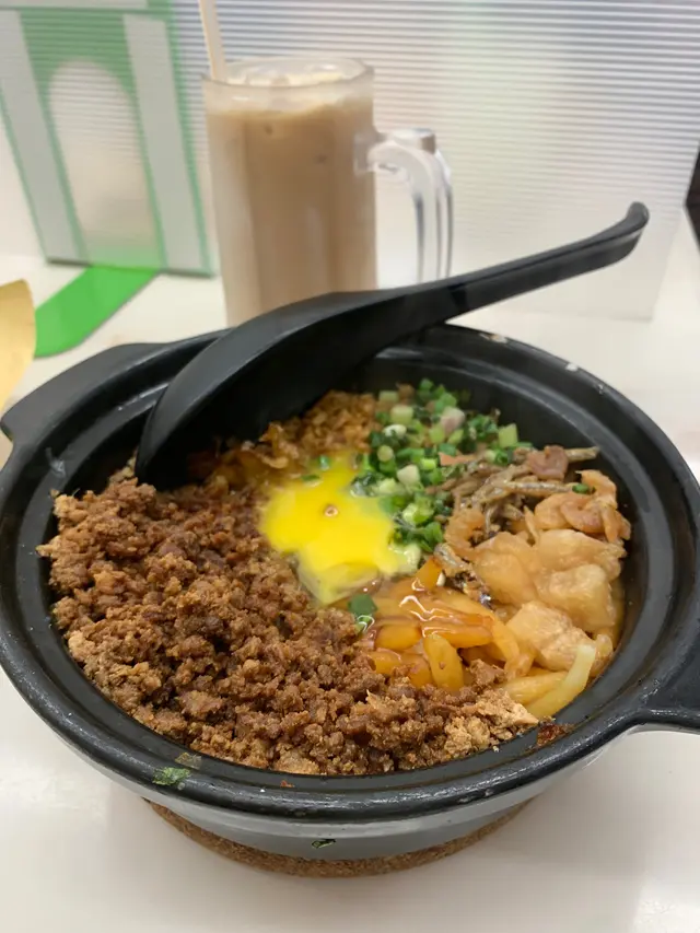 招牌砂煲老鼠粉