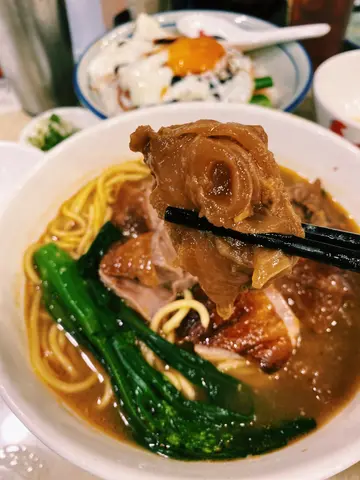 招牌鴨腩麵
