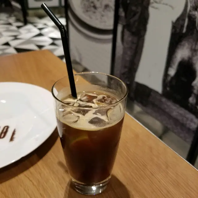 Espresso tonic啡底本身唔得,所以感覺奇怪唔自然
