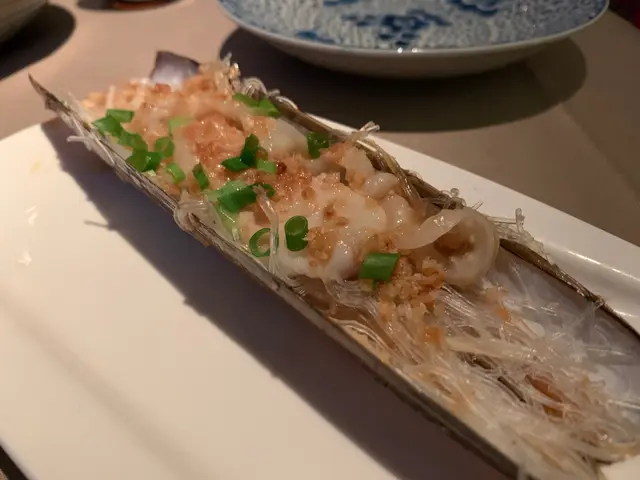 蒜蓉粉絲蒸聖子