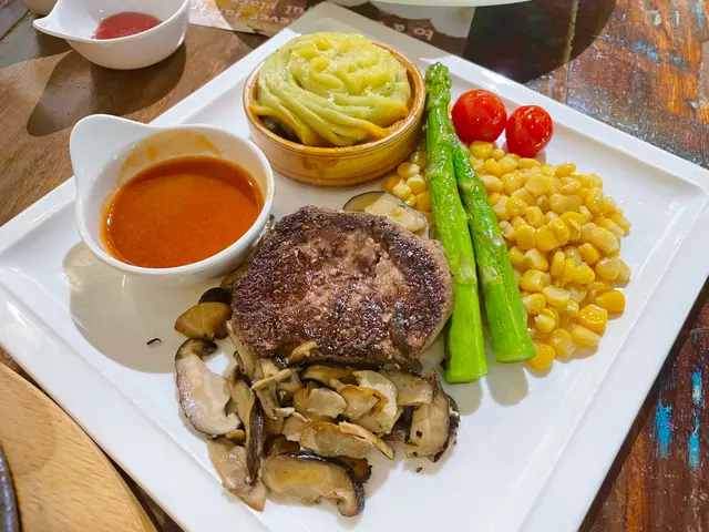 磨菇紅酒汁牛柳伴法式田螺