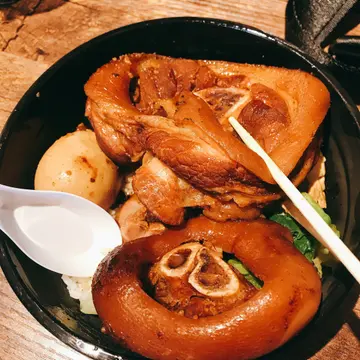  金牌猪蹄饭