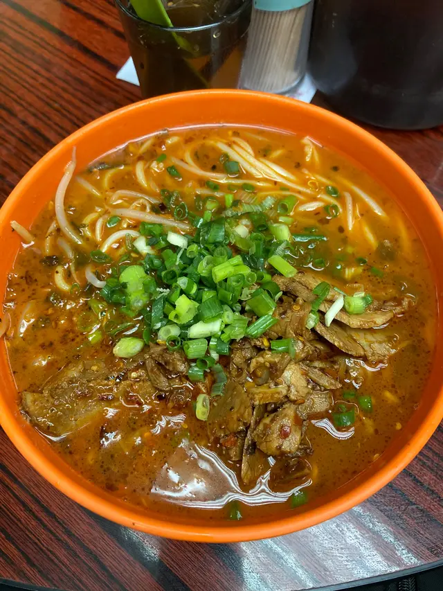 腩肉米線