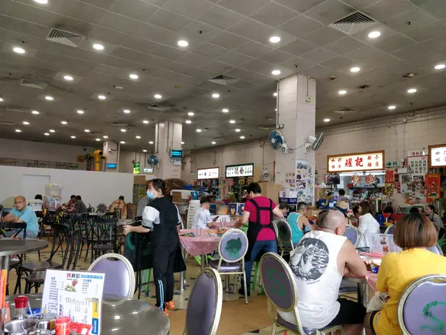 熟食中心盡頭的陳新記，竟有七八成滿座