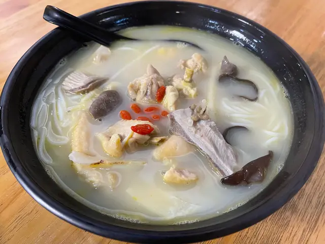 胡椒豬肚雞米線