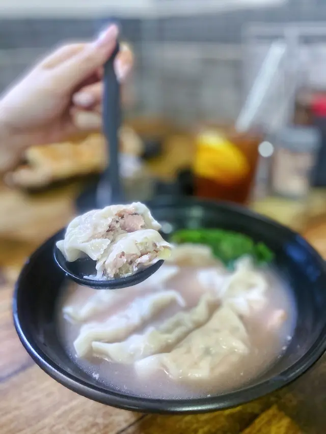 粉葛湯飲落唔會話好重味，飲落清甜，有淡淡既粉葛香，係真材實料