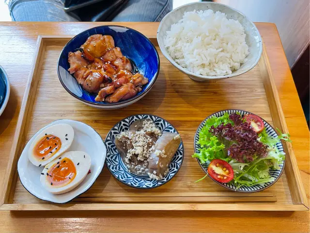 照燒雞肉 + 糖心蛋 + 芝麻茄子